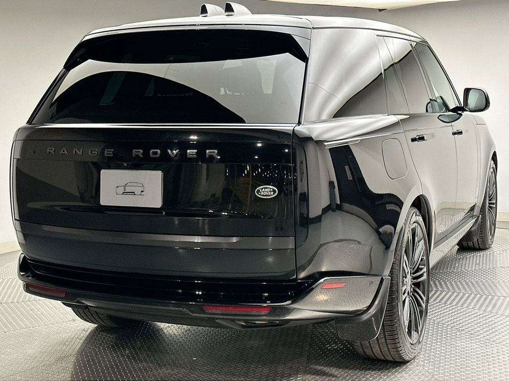 Certified 2023 Land Rover Range Rover SE image 13