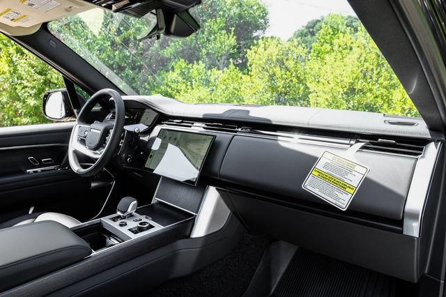 New 2027 Land Rover Range Rover Long Wheelbase SE AWD/4WD image 15