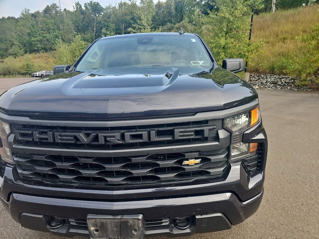 Used 2022 Chevrolet Silverado 1500 Custom AWD/4WD image 2