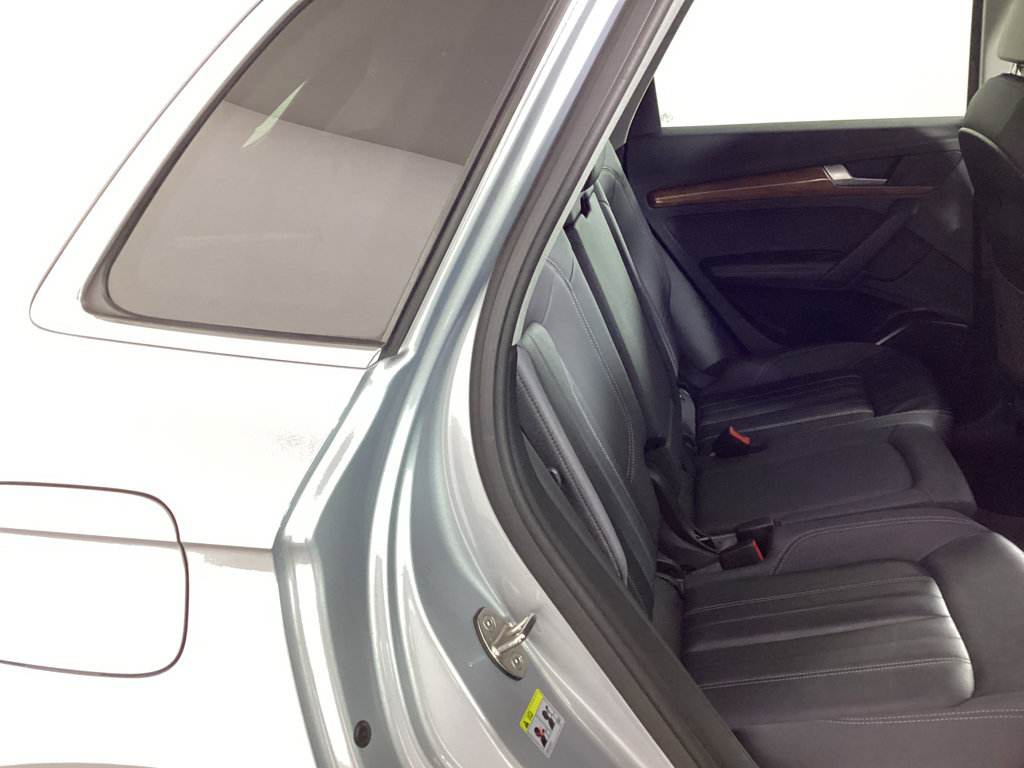 Used 2021 Audi Q5 Premium Plus image 11