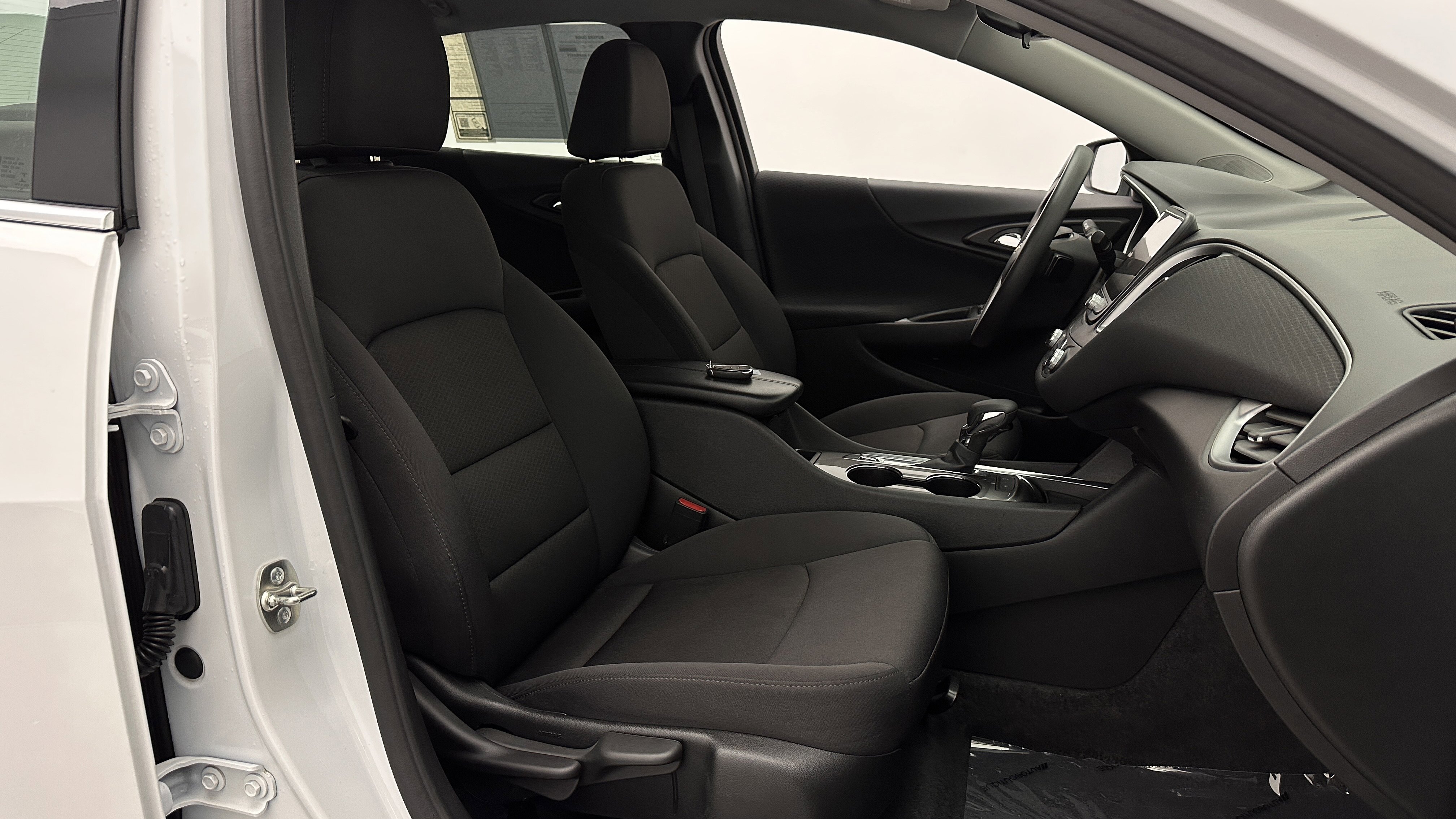 Used 2024 Chevrolet Malibu LT FWD image 34