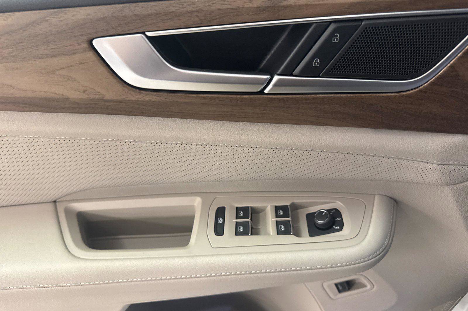 New 2026 Volkswagen Atlas SE image 10