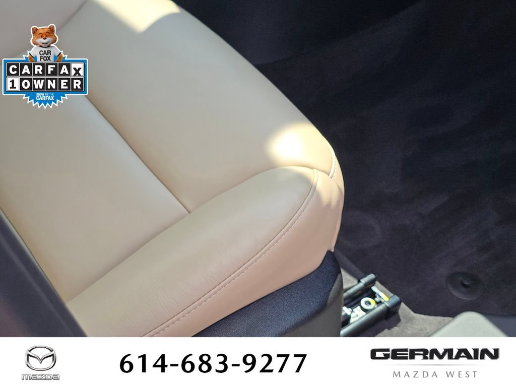Used 2025 Cadillac XT4 Premium Luxury w/ Cold Weather Package AWD/4WD image 29