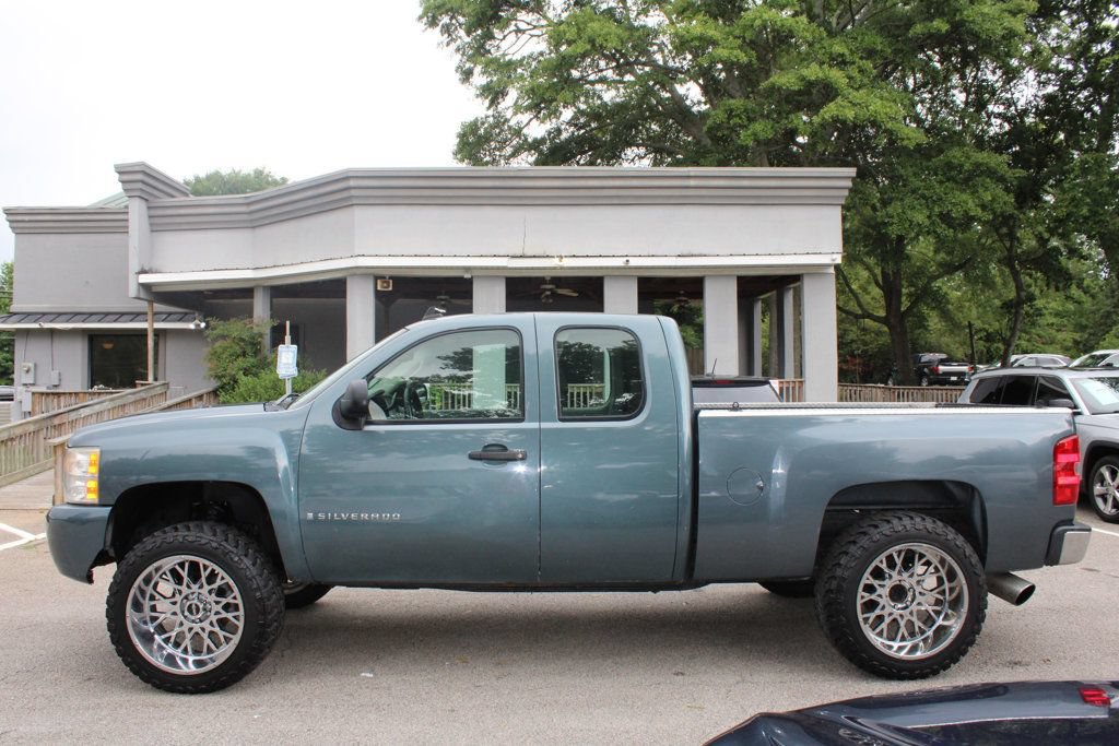 Used 2008 Chevrolet Silverado 1500 W/T w/ LS Package RWD image 4