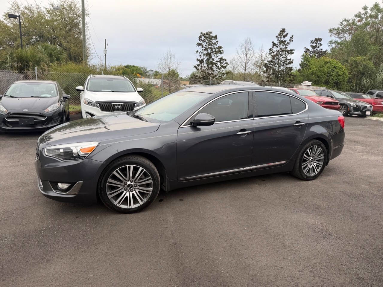 Used 2015 Kia Cadenza Premium FWD image 2
