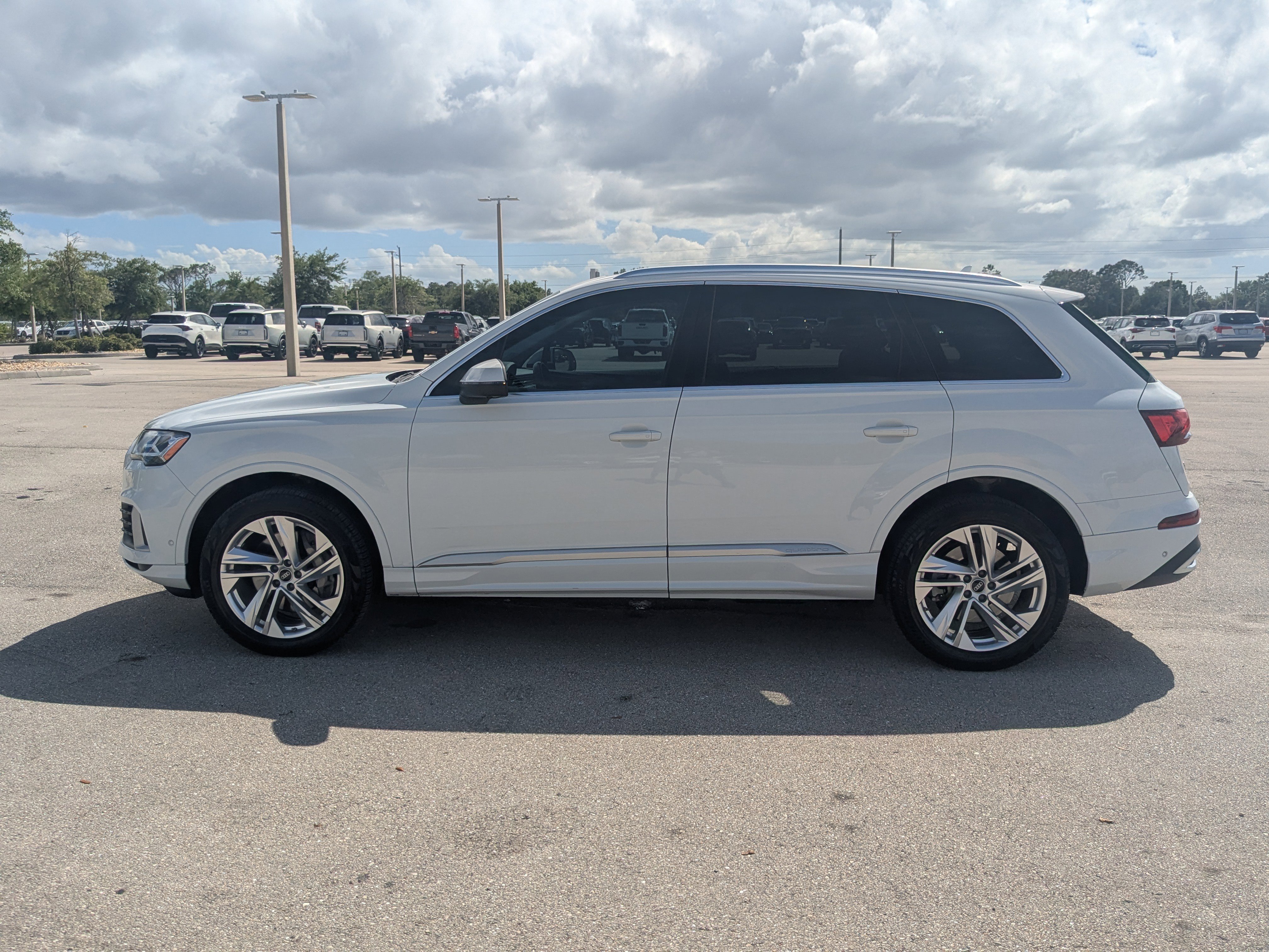 Used 2022 Audi Q7 Premium Plus image 8