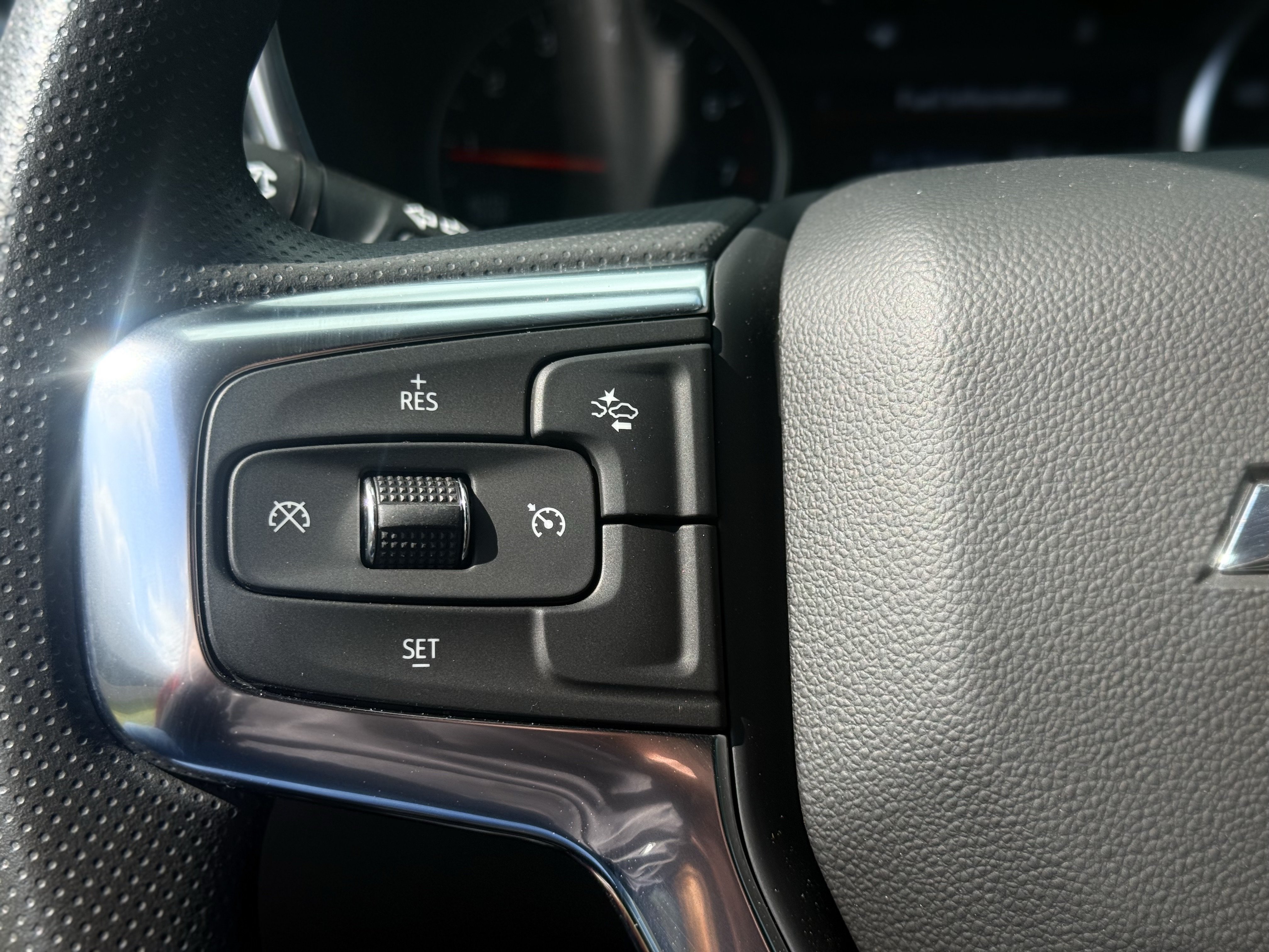 New 2025 Chevrolet Blazer LT w/ Convenience Package FWD image 15