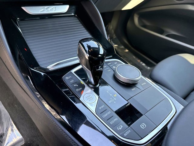 Used 2025 BMW X4 xDrive30i image 28