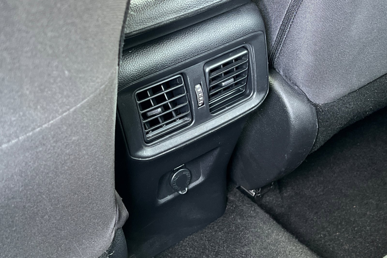 Used 2024 Toyota RAV4 LE image 17