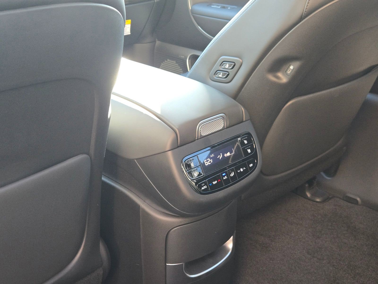 New 2026 Hyundai Ioniq 9 Calligraphy image 12