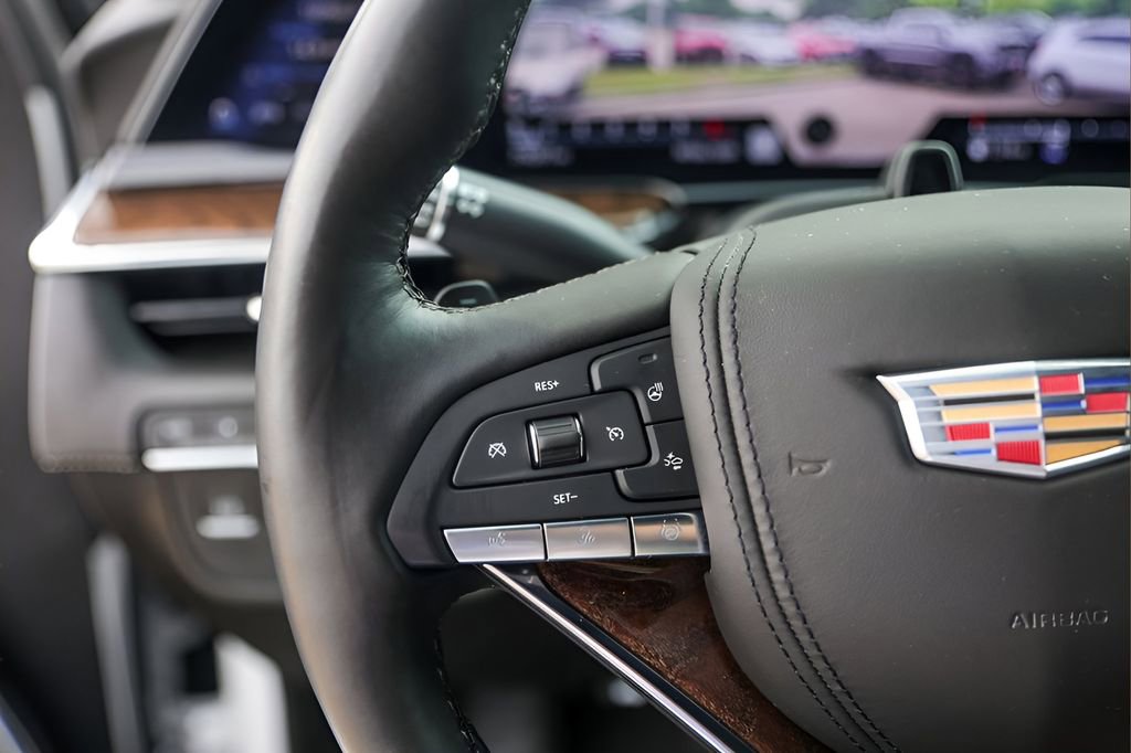 Used 2023 Cadillac Escalade Sport Platinum w/ LPO, ONYX Package image 14