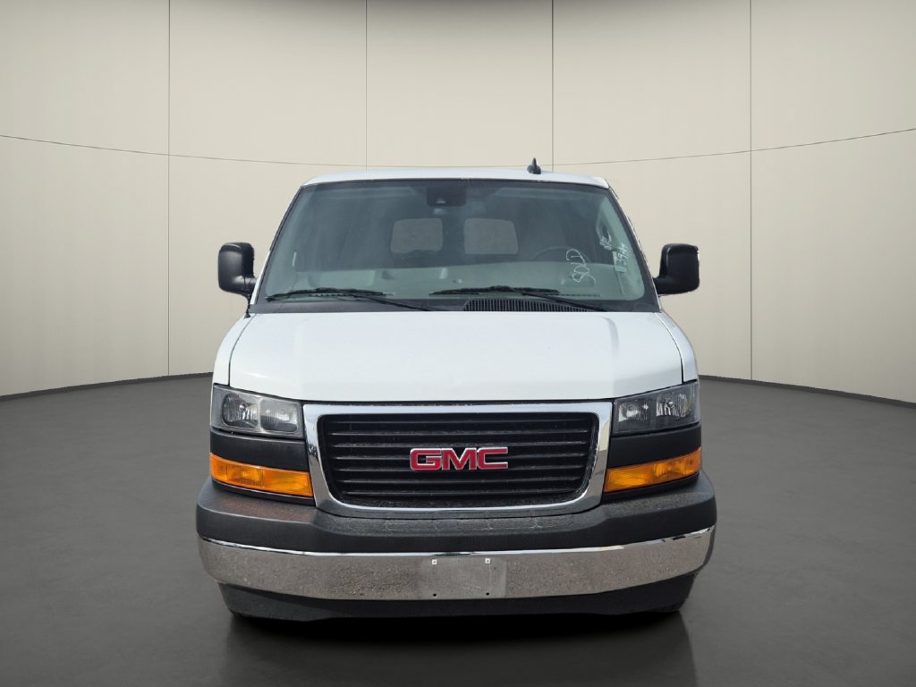 Used 2025 GMC Savana 3500 LT w/ LT Preferred Equipment Group RWD image 2