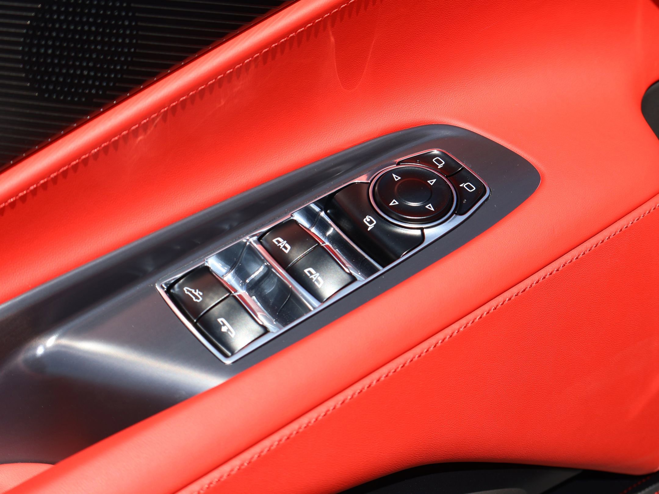 Used 2024 Chevrolet Corvette Stingray Premium Conv w/ Z51 Performance Package RWD image 10