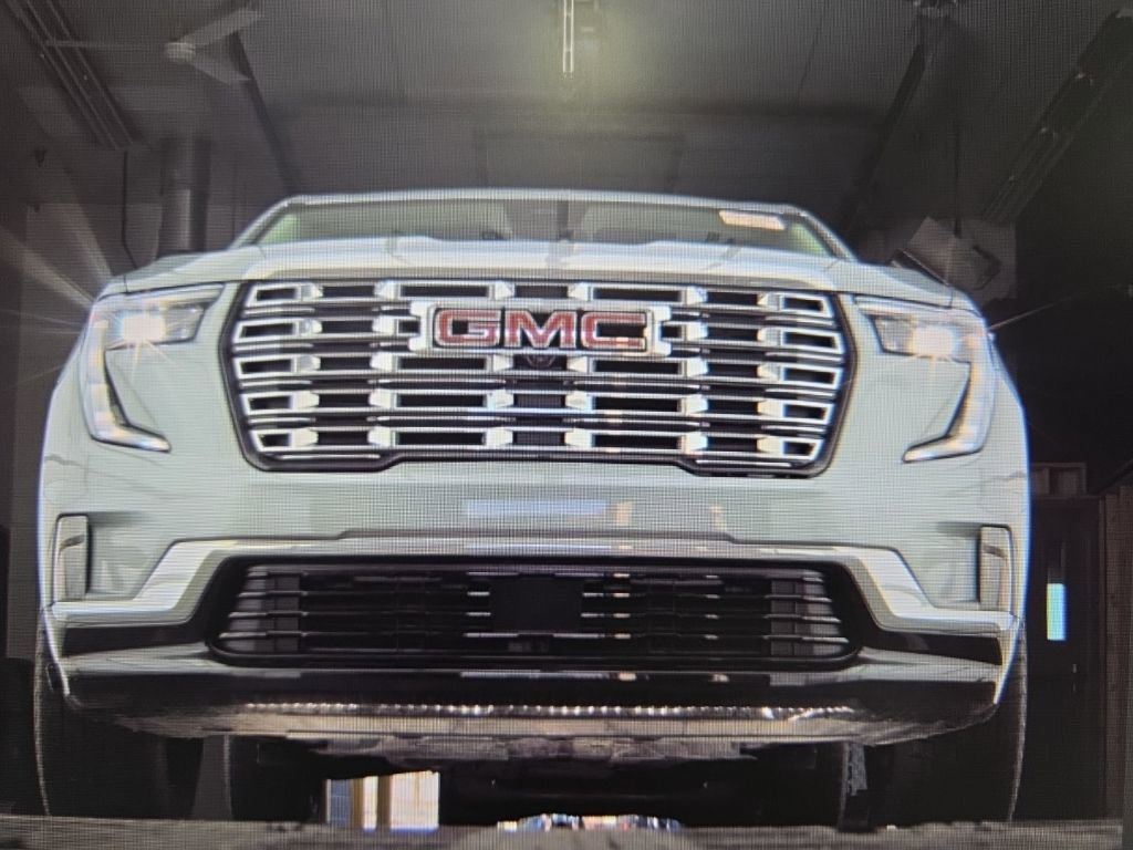 Used 2024 GMC Acadia Denali image 19