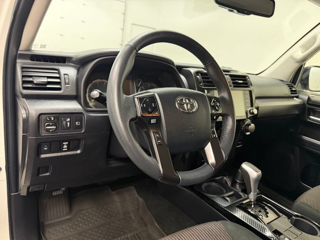 Used 2021 Toyota 4Runner TRD Off-Road AWD/4WD image 4