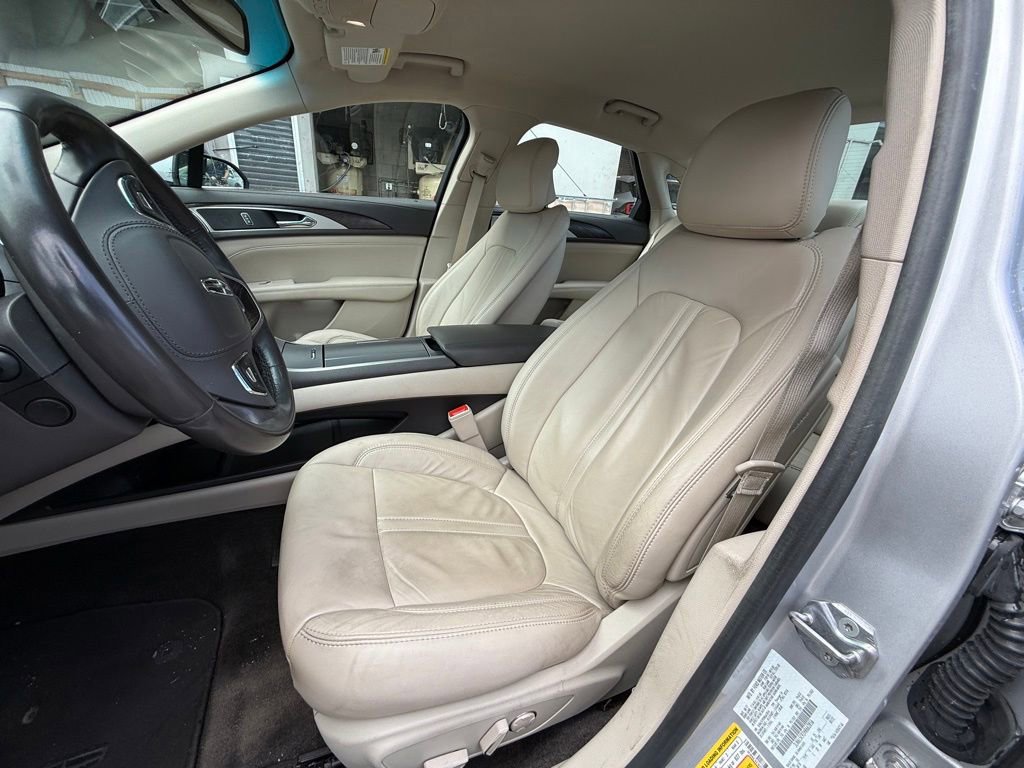 Used 2017 Lincoln MKZ Select w/ Select Plus Package FWD image 9