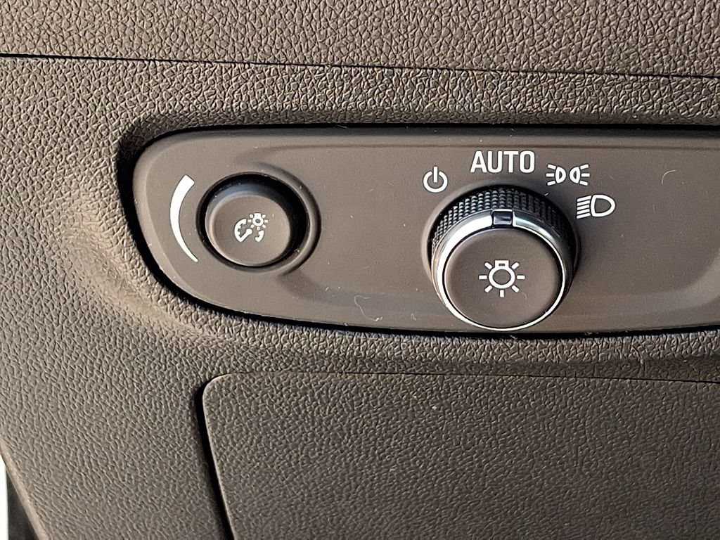 Used 2024 Buick Encore GX Sport Touring FWD image 24