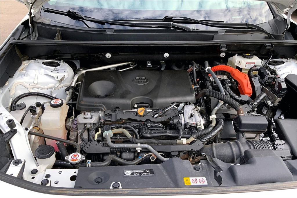 Used 2021 Toyota RAV4 LE AWD/4WD image 29