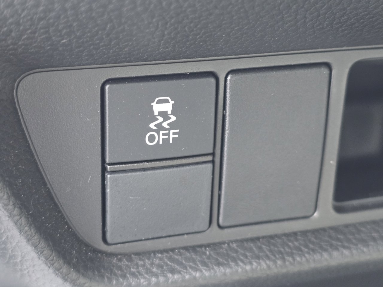 Used 2025 Honda HR-V LX image 24