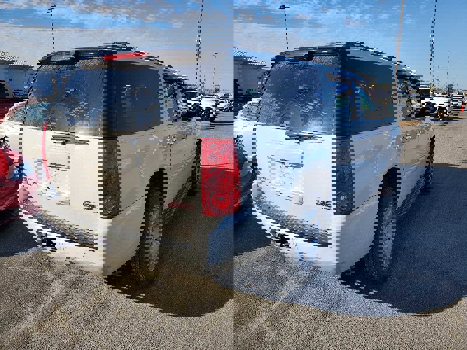 Used 2012 GMC Yukon XL SLT image 3