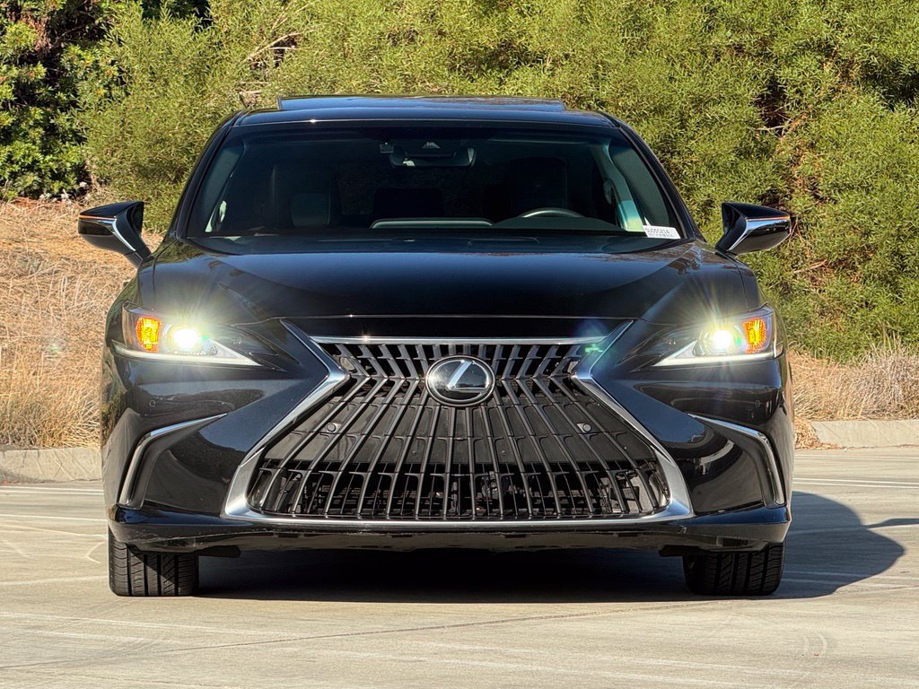 Certified 2025 Lexus ES 300h w/ Premium Package FWD image 5