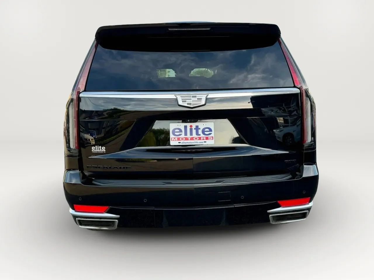 Used 2023 Cadillac Escalade Premium Luxury w/ Performance Package image 6