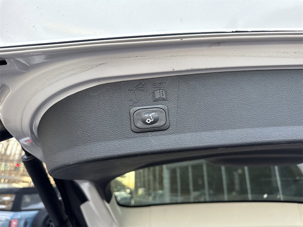 Used 2019 Ford Escape SEL image 32