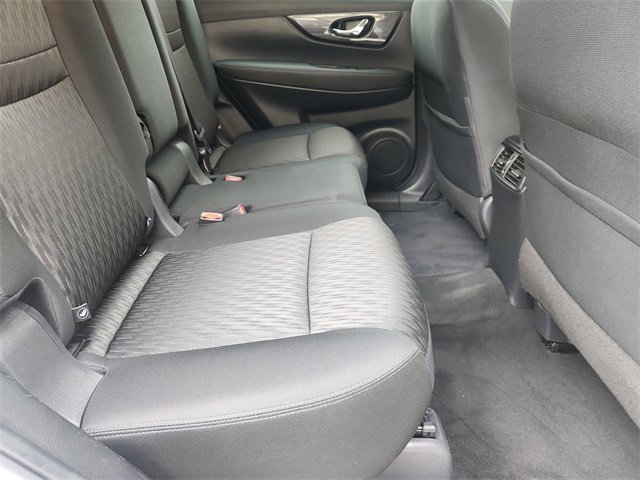 Used 2019 Nissan Rogue SV image 25