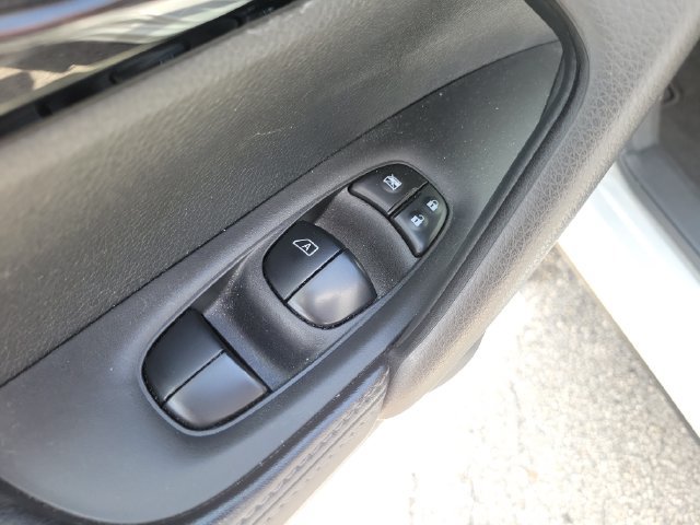 Certified 2021 Nissan Rogue Sport SV w/ Technology Package FWD image 17