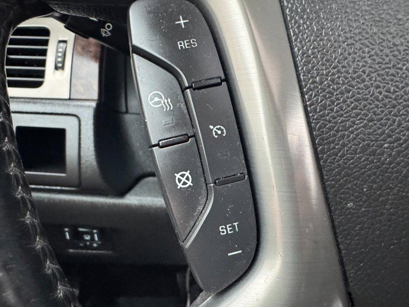 Used 2013 GMC Yukon XL Denali image 19