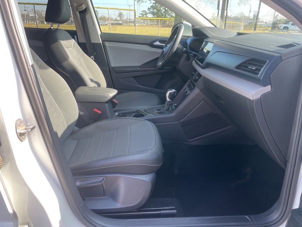 Used 2024 Volkswagen Taos SE image 16