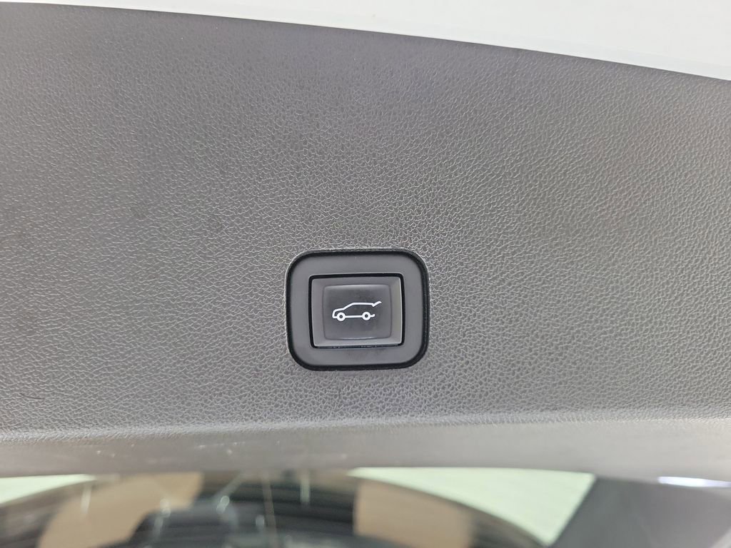 Used 2023 Cadillac XT6 Premium Luxury w/ Platinum Package image 10