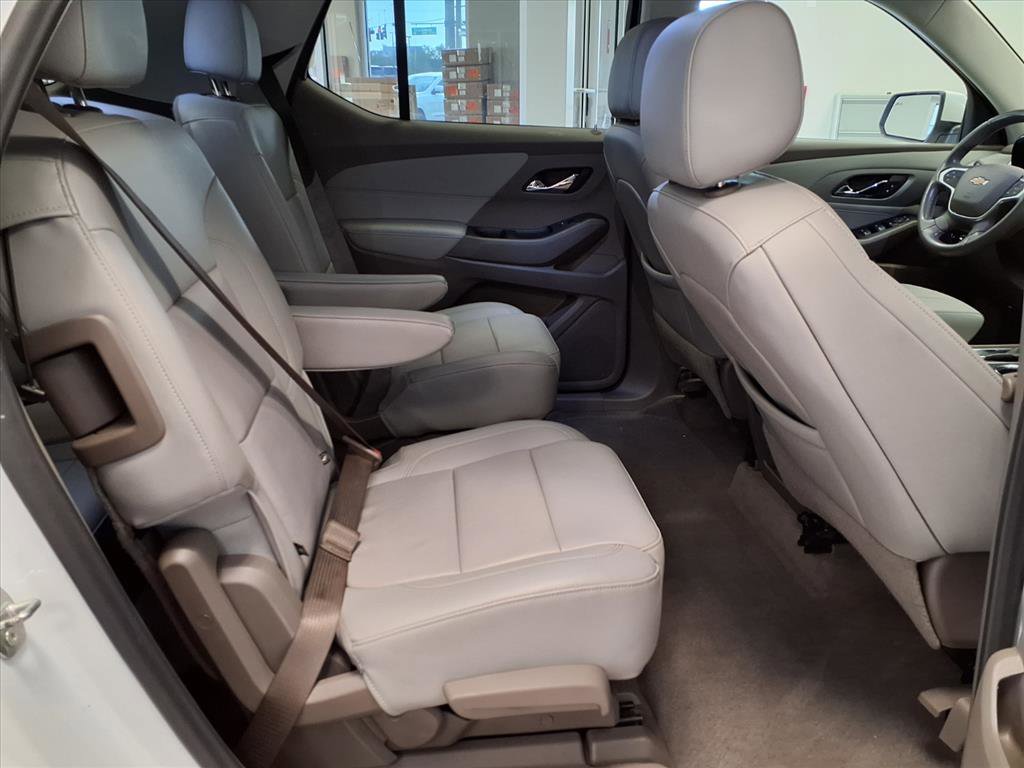 Used 2021 Chevrolet Traverse LT w/ LT Premium Package image 14
