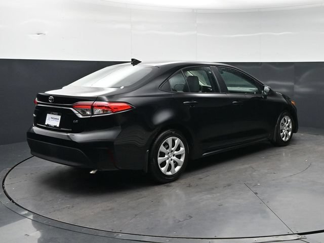 Used 2025 Toyota Corolla LE FWD image 5