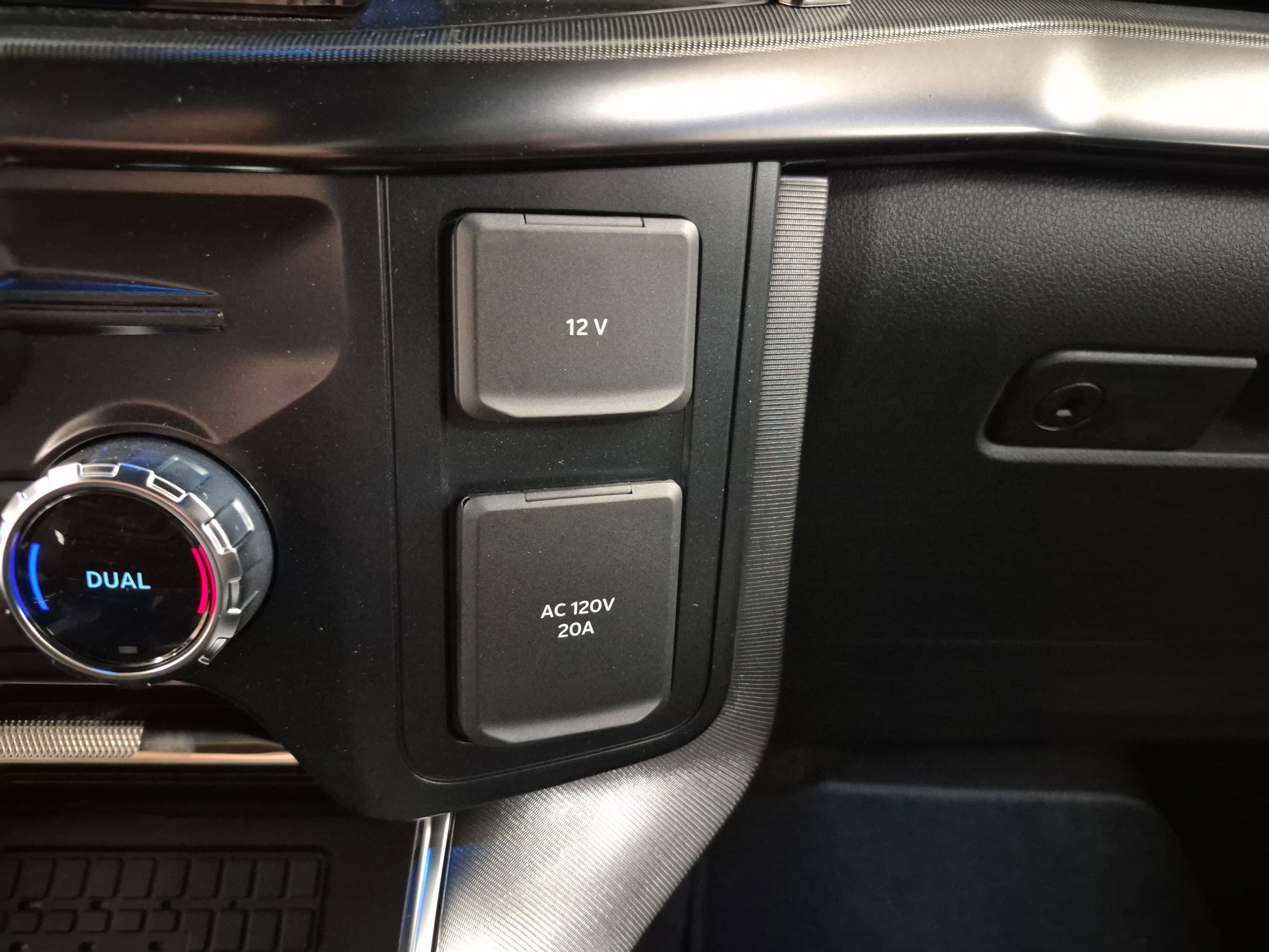 New 2025 Ford F150 Platinum image 35