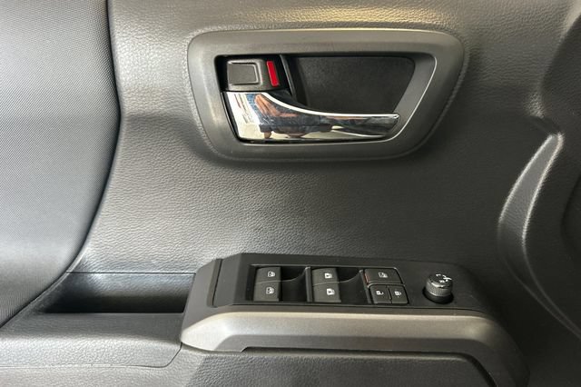 Certified 2023 Toyota Tacoma TRD Off-Road w/ Technology Package AWD/4WD image 14