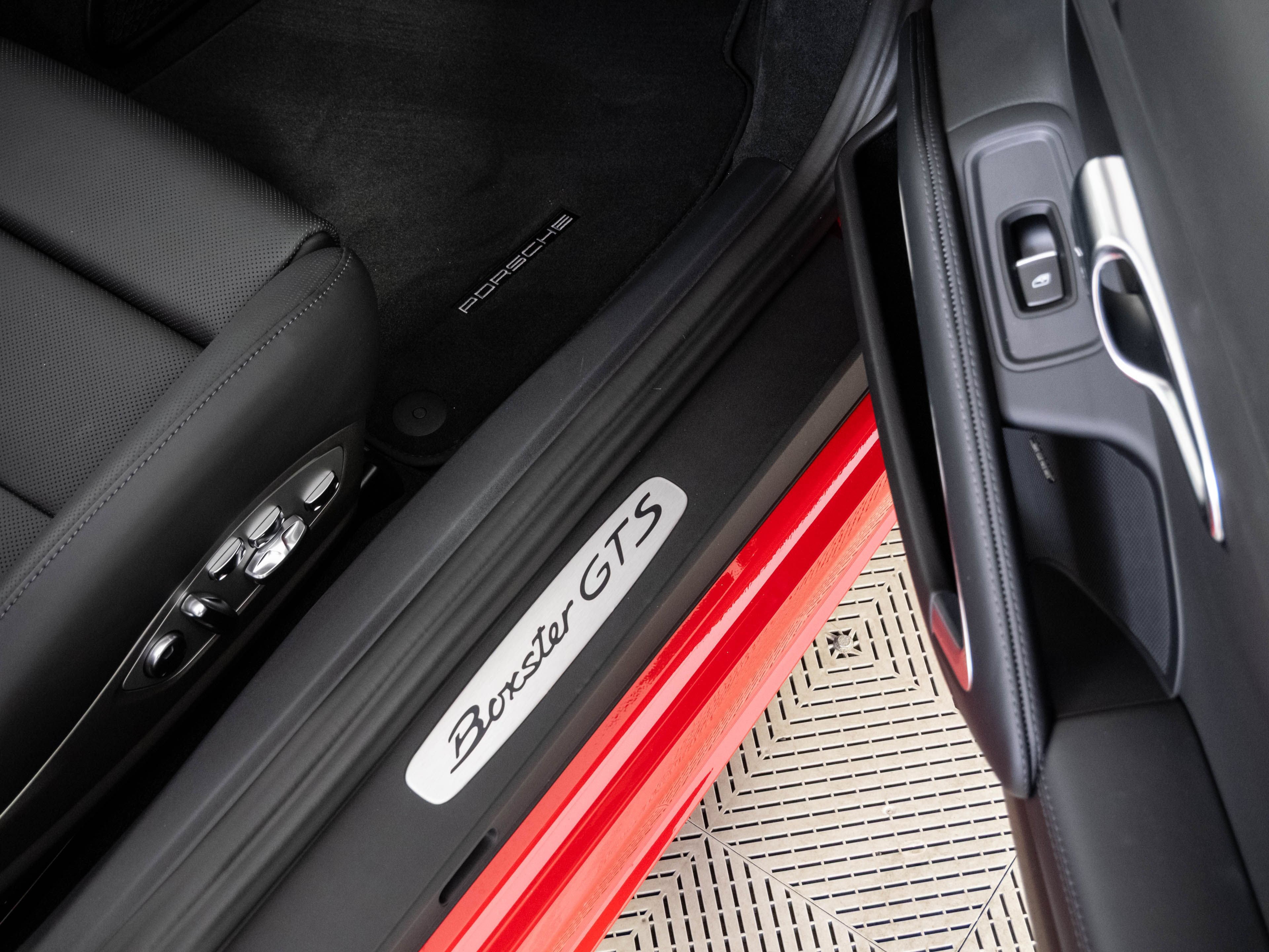 Certified 2025 Porsche 718 Boxster GTS RWD image 20