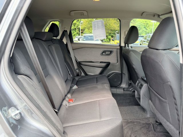 Used 2023 Nissan Rogue S AWD/4WD image 11