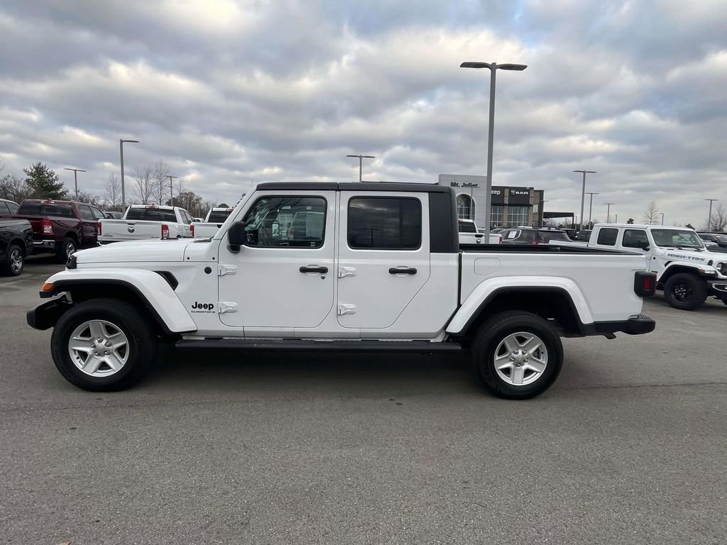 Used 2023 Jeep Gladiator Sport image 13