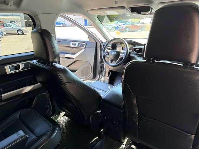 Used 2023 Ford Explorer XLT w/ Equipment Group 202A AWD/4WD image 29