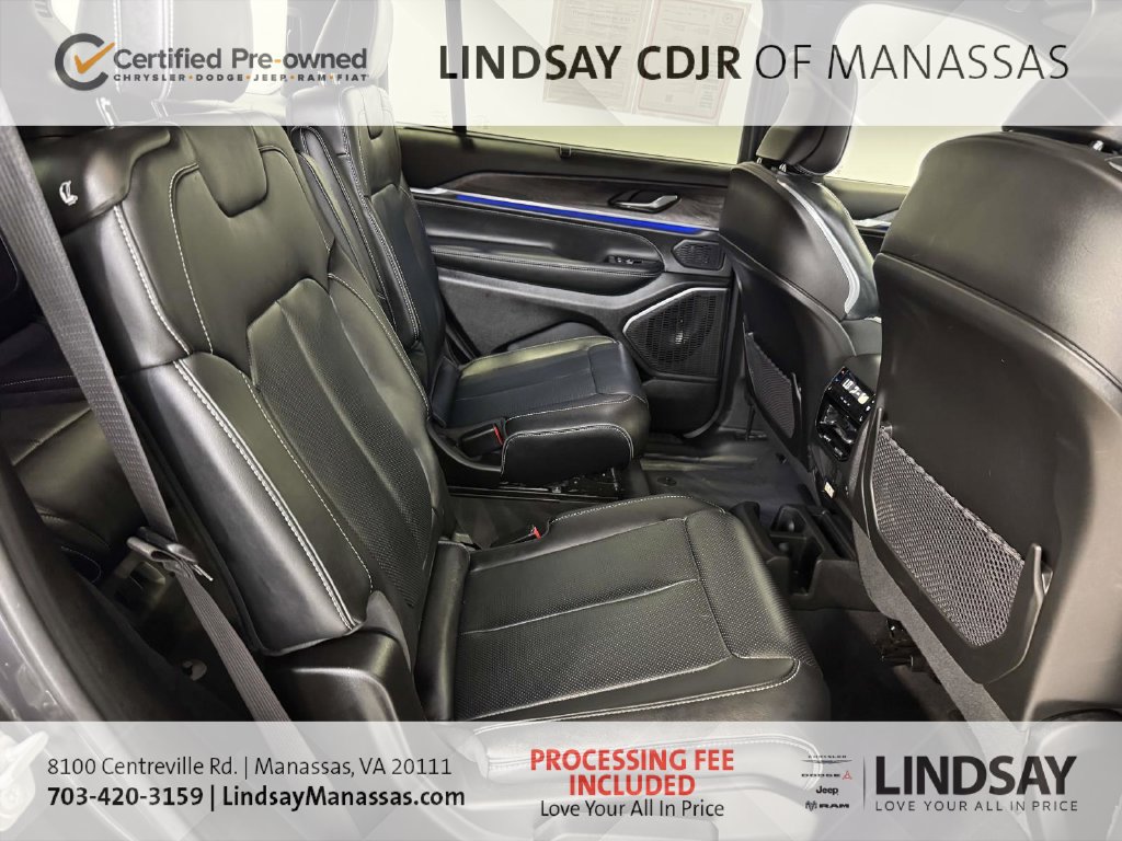 Used 2025 Jeep Grand Cherokee L Overland w/ Advanced Protech Group III AWD/4WD image 16