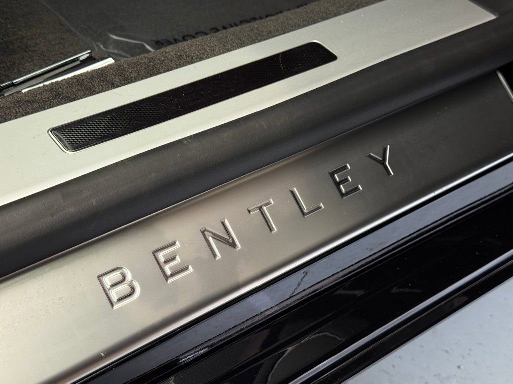 Used 2020 Bentley Flying Spur W12 image 40