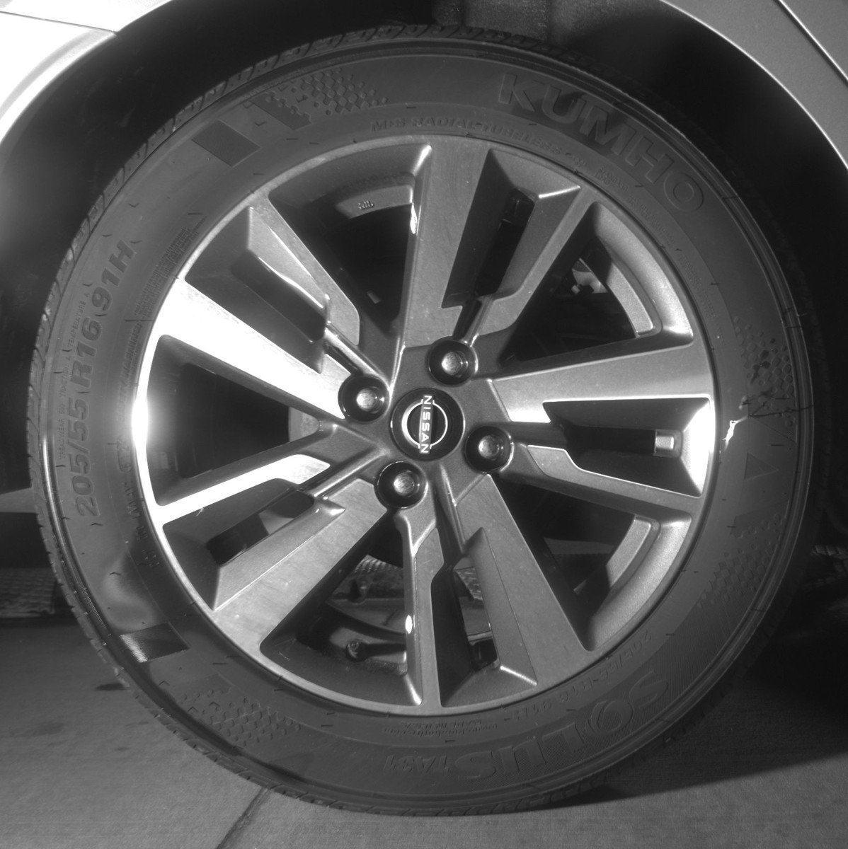 Used 2025 Nissan Versa SV image 15