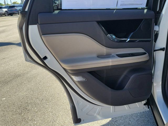 Certified 2023 Lincoln Corsair FWD image 14