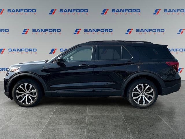Used 2022 Ford Explorer ST-Line w/ Class IV Trailer Tow Package AWD/4WD image 2