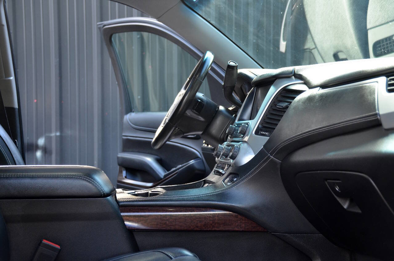 Used 2017 GMC Yukon XL SLT w/ Open Road Package image 18