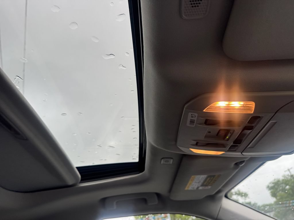 Used 2025 Toyota Highlander XLE AWD/4WD image 20