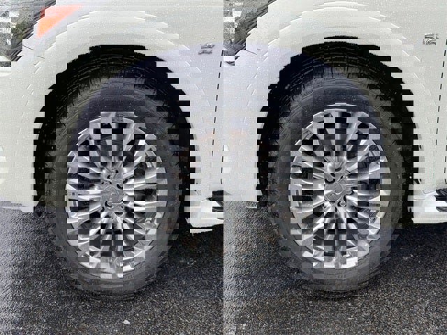 Used 2016 INFINITI QX80 4WD w/ Deluxe Technology Package image 13