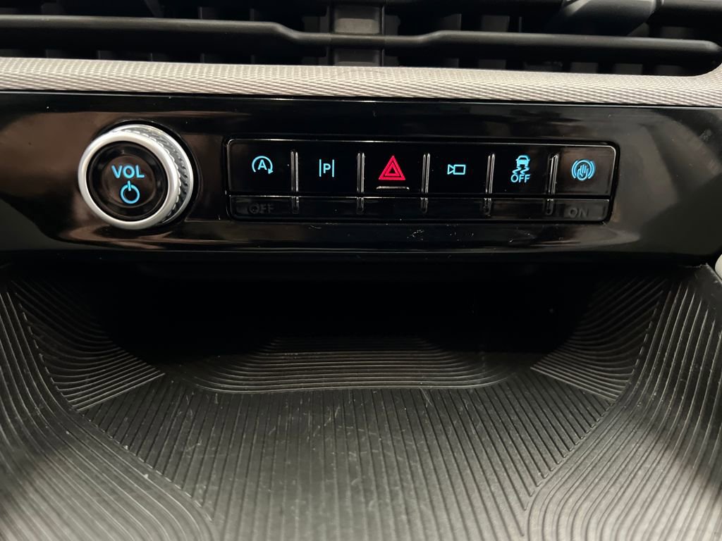 Used 2025 Ford Explorer Active w/ Active Comfort Package image 56