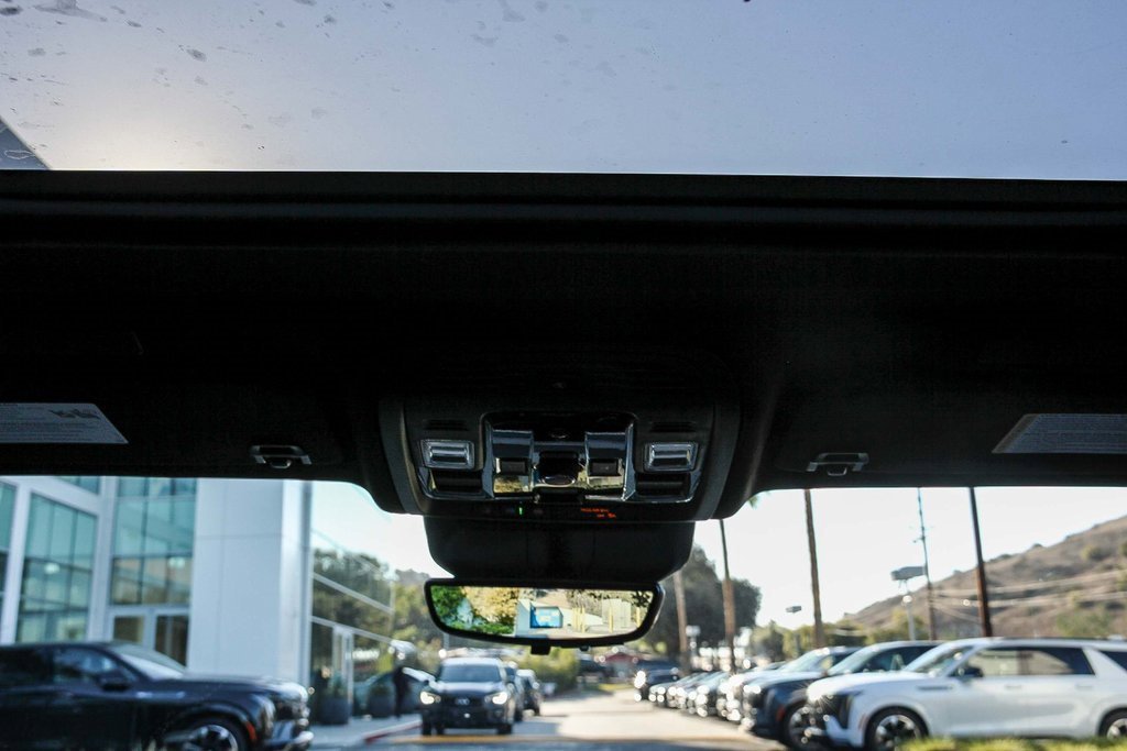 Used 2026 Cadillac Escalade Luxury image 12